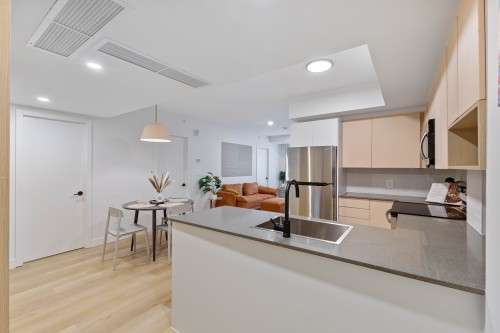 Kitchen - 1604-2025 Rue Peel, Montréal (Ville-Marie), QC - Indoor Photo Showing Kitchen