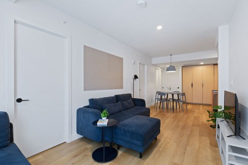 Living Room - 302-2025 Rue Peel, Montréal (Ville-Marie), QC - Indoor Photo Showing Living Room