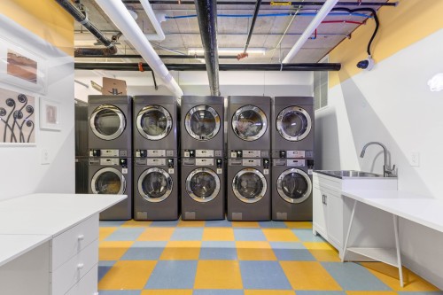 Laundry - 402-2025 Rue Peel, Montréal (Ville-Marie), QC - Indoor Photo Showing Laundry Room