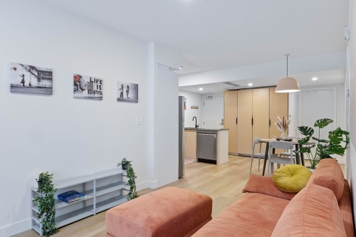 Overall view - 402-2025 Rue Peel, Montréal (Ville-Marie), QC - Indoor Photo Showing Other Room