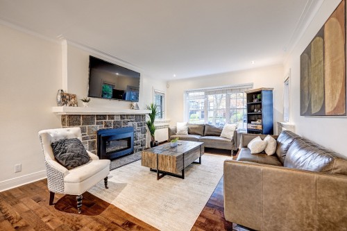 Salon - 441 Av. Portland, Mont-Royal, QC - Indoor Photo Showing Living Room With Fireplace