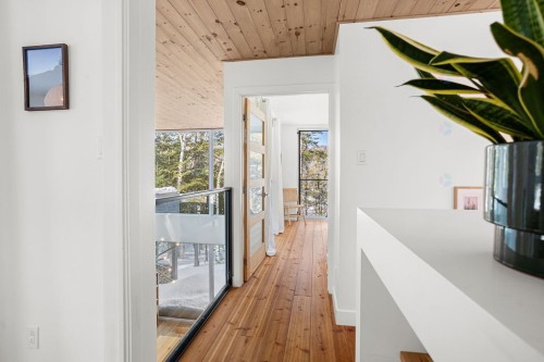 Corridor - 25 Ch. Des Perséides, Sainte-Béatrix, QC - Indoor Photo Showing Other Room