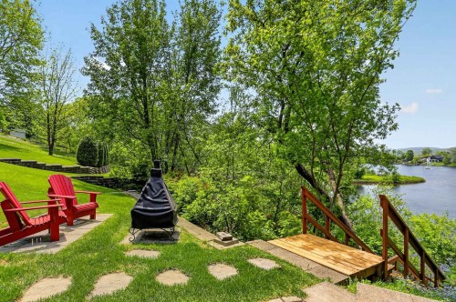 Bord de l'eau - 30 Place Optimiste, Sainte-Thècle, QC 