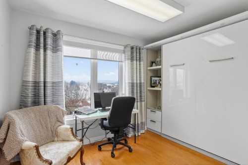 Bureau - 30 Place Optimiste, Sainte-Thècle, QC 