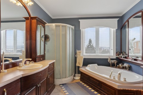 Salle de bains - 30 Place Optimiste, Sainte-Thècle, QC 