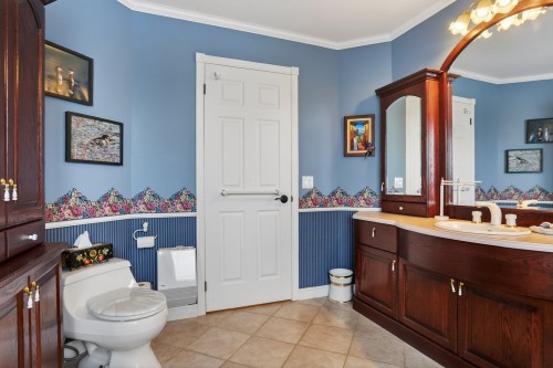 Salle de bains - 30 Place Optimiste, Sainte-Thècle, QC 