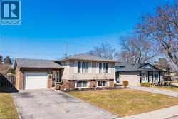 293 SAINT ANDREWS Drive  Hamilton, ON L8K 5K2
