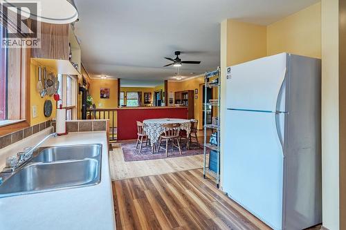 6051 Pine Ridge Road, Kaslo, BC - Indoor Photo Showing Kitchen With Double Sink