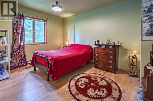 6051 Pine Ridge Road, Kaslo, BC - Indoor Photo Showing Bedroom