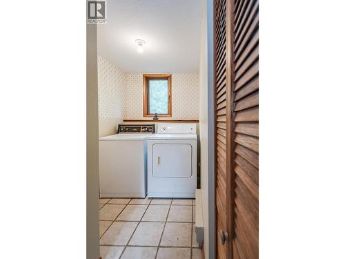 6051 Pine Ridge Road, Kaslo, BC - Indoor Photo Showing Laundry Room