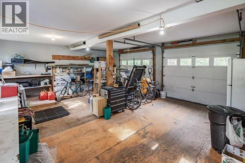6051 Pine Ridge Road, Kaslo, BC - Indoor Photo Showing Garage