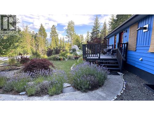 6051 Pine Ridge Road, Kaslo, BC - Outdoor