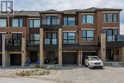 33 RED MAPLE LANE  Barrie, ON L9J 0N4