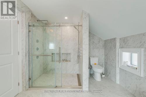317 Queen Street S, Mississauga, ON - Indoor Photo Showing Bathroom