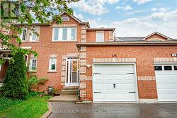 125 LENT CRESCENT  Brampton, ON L6Y 5E6