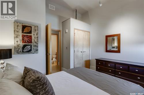 401 73 24Th Street E, Saskatoon, SK - Indoor Photo Showing Bedroom