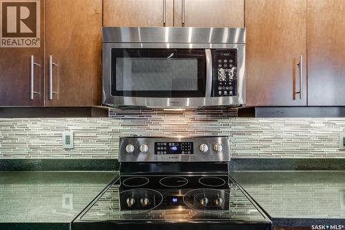 401 73 24Th Street E, Saskatoon, SK - Indoor Photo Showing Kitchen