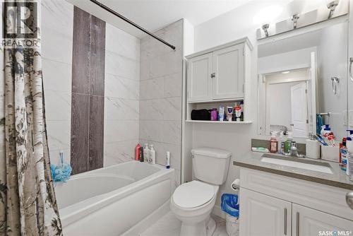 1131B 6Th Street E, Saskatoon, SK - Indoor Photo Showing Bathroom