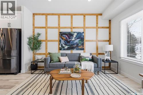 1131B 6Th Street E, Saskatoon, SK - Indoor Photo Showing Living Room