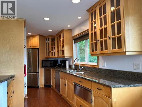 245 Rainbow Ridge Road, Procter, BC - Indoor Photo Showing Kitchen With Stainless Steel Kitchen