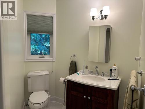 245 Rainbow Ridge Road, Procter, BC - Indoor Photo Showing Bathroom
