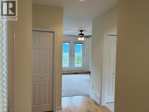 245 Rainbow Ridge Road, Procter, BC - Indoor Photo Showing Other Room