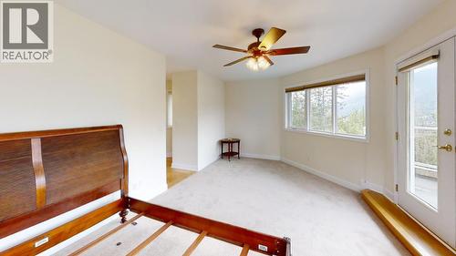 245 Rainbow Ridge Road, Procter, BC - Indoor Photo Showing Other Room