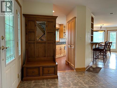 245 Rainbow Ridge Road, Procter, BC - Indoor Photo Showing Other Room