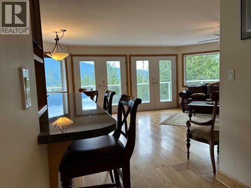 245 Rainbow Ridge Road, Procter, BC - Indoor