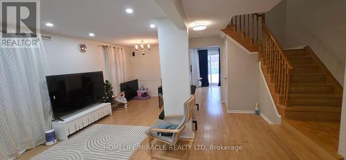 39 Ridware Crescent, Toronto, ON - Indoor Photo Showing Other Room