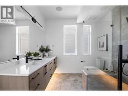 Show home primary ensuite - 