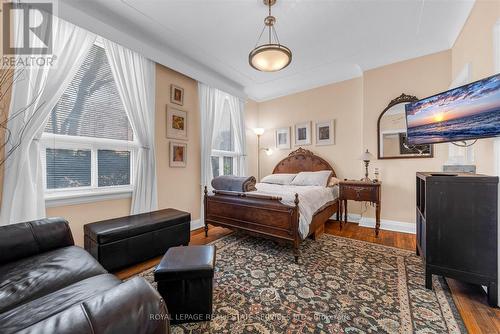 58 East Avenue S, Hamilton, ON - Indoor Photo Showing Bedroom