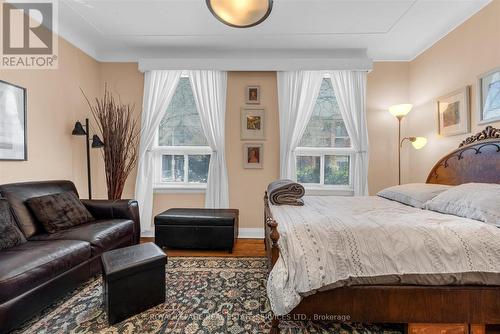 58 East Avenue S, Hamilton, ON - Indoor Photo Showing Bedroom