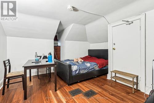 58 East Avenue S, Hamilton, ON - Indoor Photo Showing Bedroom