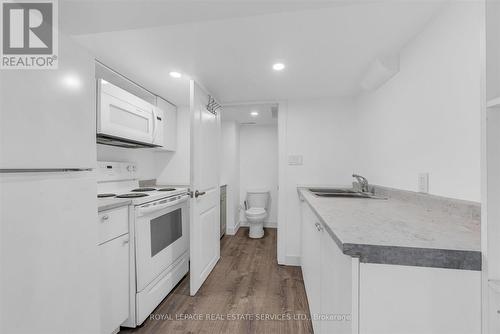 58 East Avenue S, Hamilton, ON - Indoor Photo Showing Kitchen With Double Sink