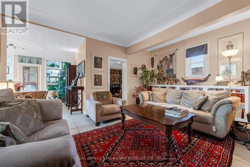 58 East Avenue S, Hamilton, ON - Indoor Photo Showing Living Room