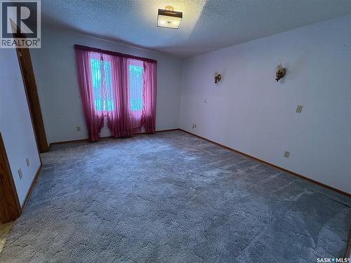 505 March Avenue E, Langenburg, SK - Indoor Photo Showing Other Room