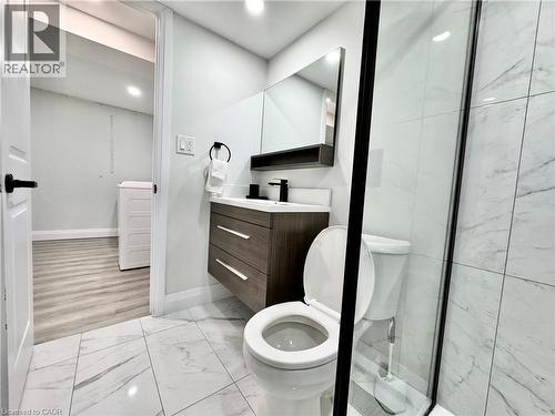 138 Jansen Avenue, Kitchener, ON - Indoor Photo Showing Bathroom