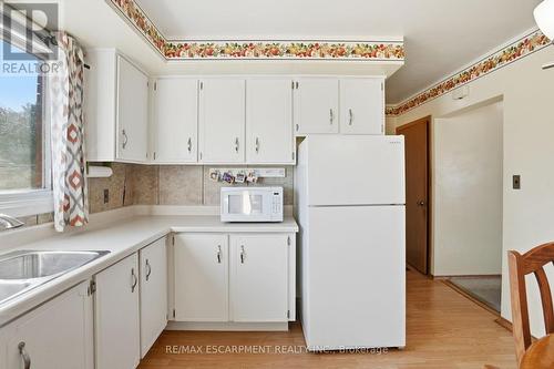 55 Champlain Avenue, Hamilton, ON - Indoor Photo Showing Kitchen