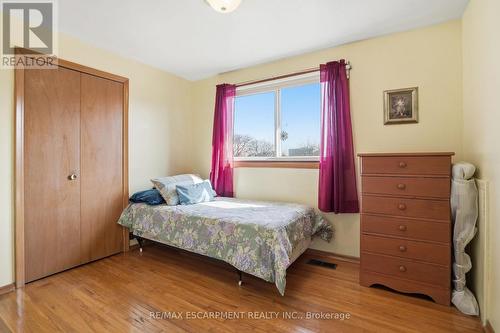 55 Champlain Avenue, Hamilton, ON - Indoor Photo Showing Bedroom