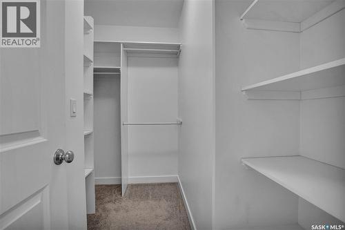 959 Mcfaull Manor, Saskatoon, SK - Indoor With Storage