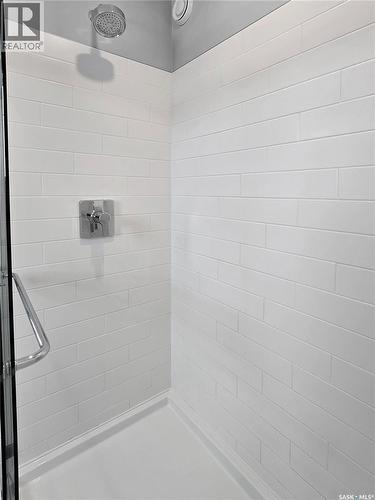 959 Mcfaull Manor, Saskatoon, SK - Indoor Photo Showing Bathroom