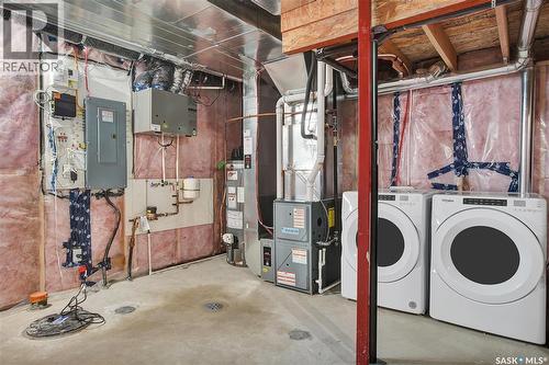 959 Mcfaull Manor, Saskatoon, SK - Indoor Photo Showing Laundry Room
