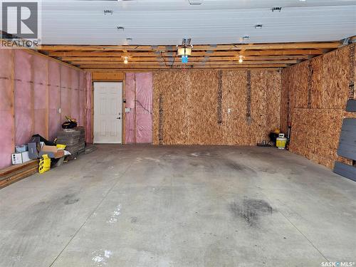 959 Mcfaull Manor, Saskatoon, SK - Indoor Photo Showing Garage