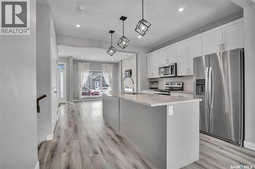 959 Mcfaull Manor, Saskatoon, SK - Indoor Photo Showing Kitchen With Upgraded Kitchen