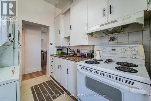 30 Brook Street, Cambridge, ON - Indoor Photo Showing Kitchen