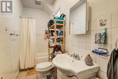 30 Brook Street, Cambridge, ON - Indoor Photo Showing Bathroom