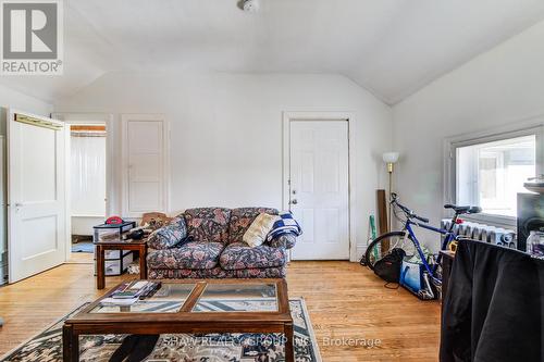 30 Brook Street, Cambridge, ON - Indoor Photo Showing Living Room