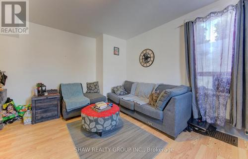 11 Simcoe Street, Cambridge, ON - Indoor Photo Showing Living Room