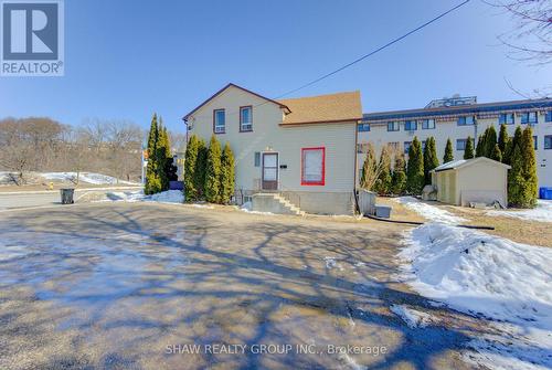 11 Simcoe Street, Cambridge, ON - Outdoor